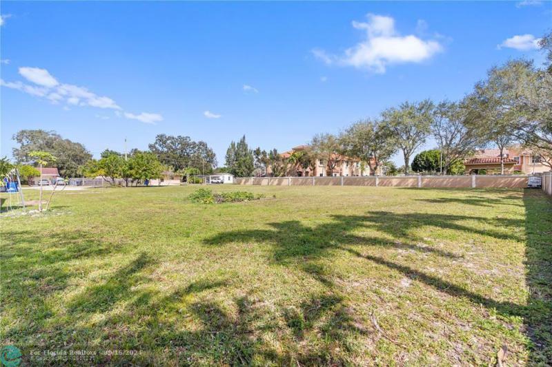  Commercial & Industrial Land Images 