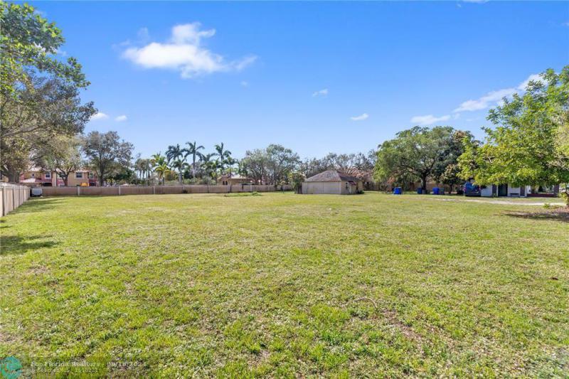  Commercial & Industrial Land Images 