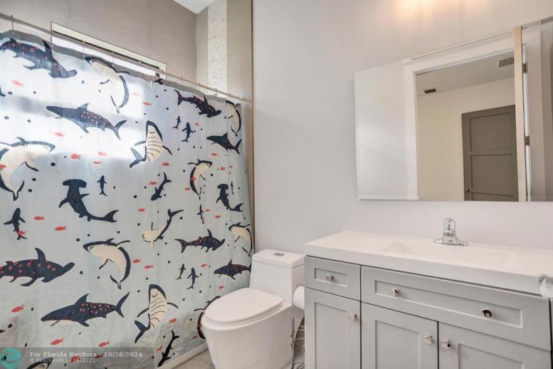  Single Family Homes Photo 13: 15701 SW 254th St  Homestead,  FL 33031