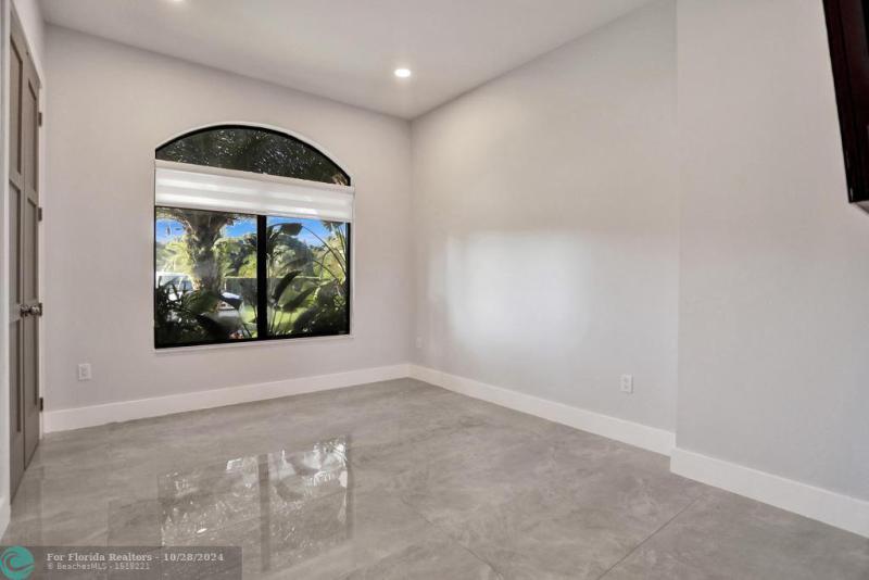  Single Family Homes Photo 17: 15701 SW 254th St  Homestead,  FL 33031