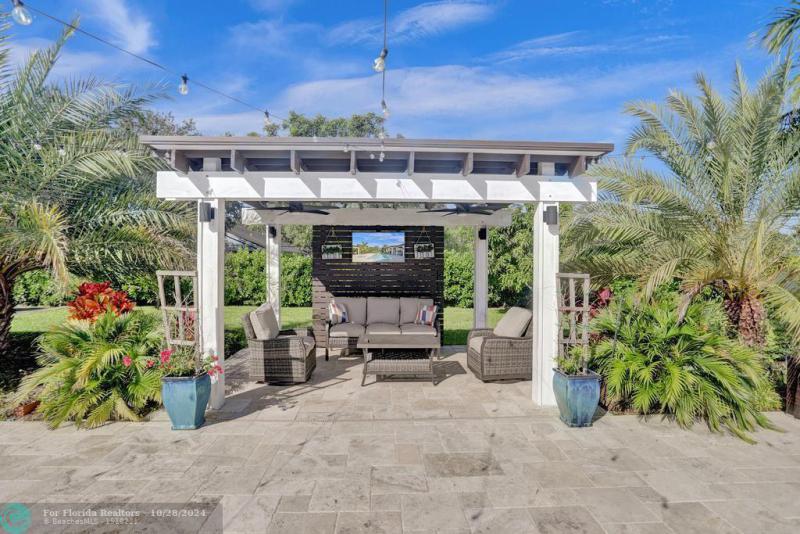  Single Family Homes Photo 24: 15701 SW 254th St  Homestead,  FL 33031