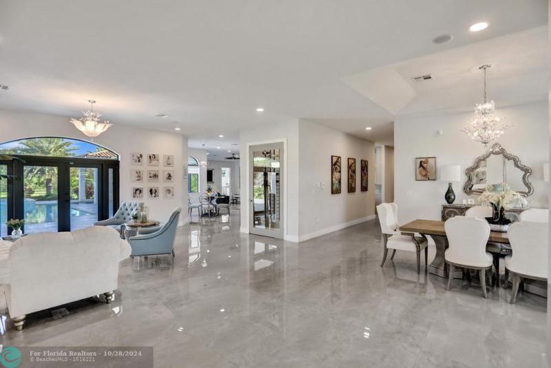  Single Family Homes Photo 4: 15701 SW 254th St  Homestead,  FL 33031