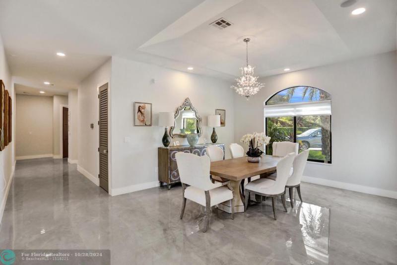  Single Family Homes Photo 5: 15701 SW 254th St  Homestead,  FL 33031