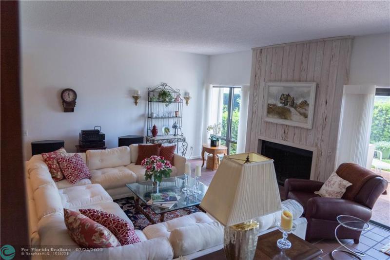  Condo & Townhome Photos