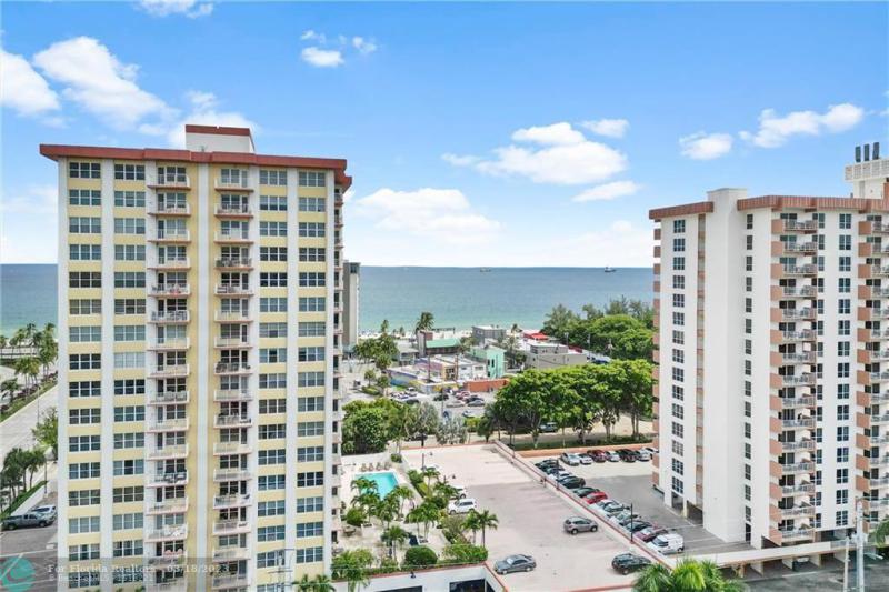  Condo & Townhome Photos