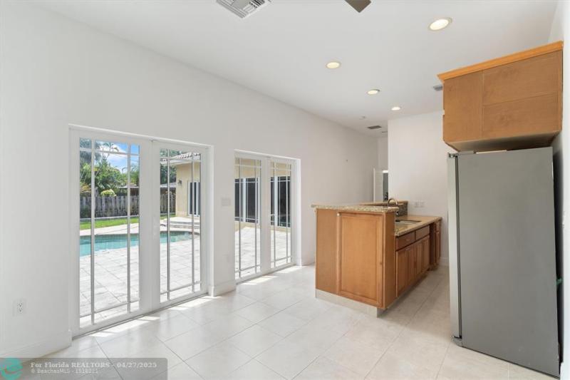  Single Family Homes Photo 17: 750 NW 37th St  Oakland Park,  FL 33309