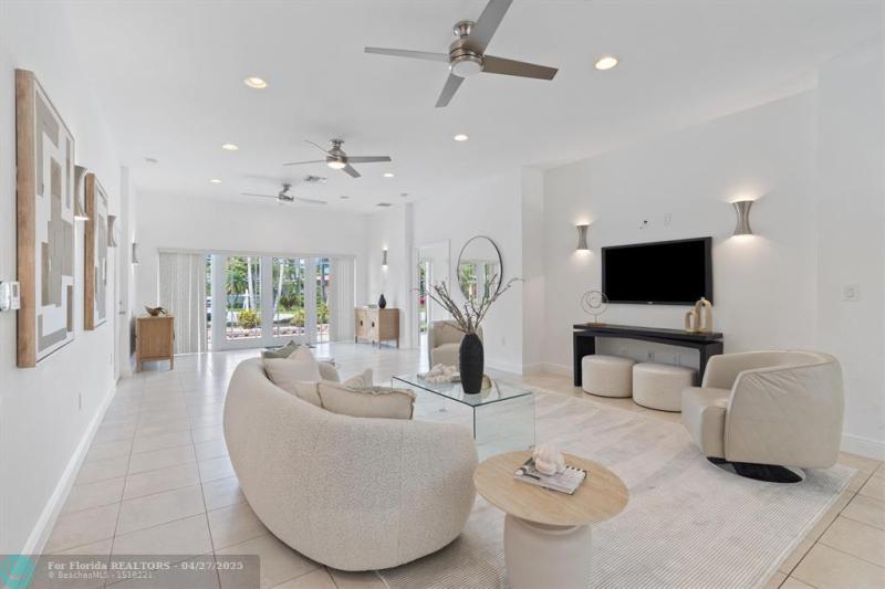  Single Family Homes Photo 4: 750 NW 37th St  Oakland Park,  FL 33309