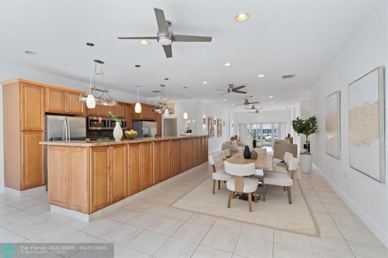  Single Family Homes Photo 7: 750 NW 37th St  Oakland Park,  FL 33309