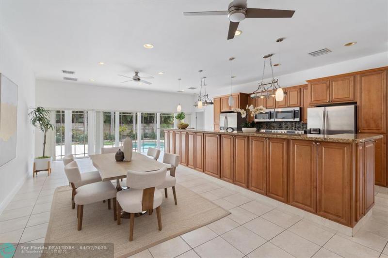 Single Family Homes Photo 8: 750 NW 37th St  Oakland Park,  FL 33309