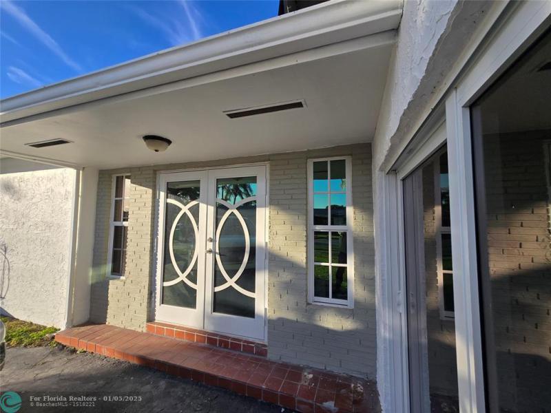  Single Family Homes Photo 2: 11821 NW 30th Pl  Sunrise,  FL 33323