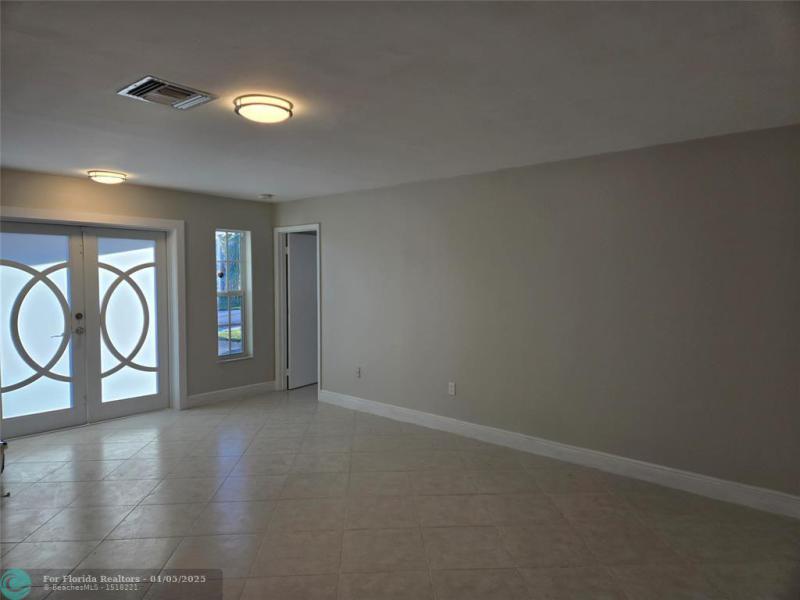  Single Family Homes Photo 3: 11821 NW 30th Pl  Sunrise,  FL 33323