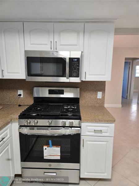  Single Family Homes Photo 6: 11821 NW 30th Pl  Sunrise,  FL 33323