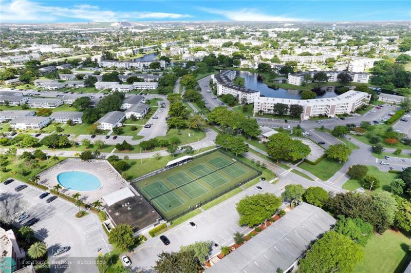  Condo & Townhome Photos