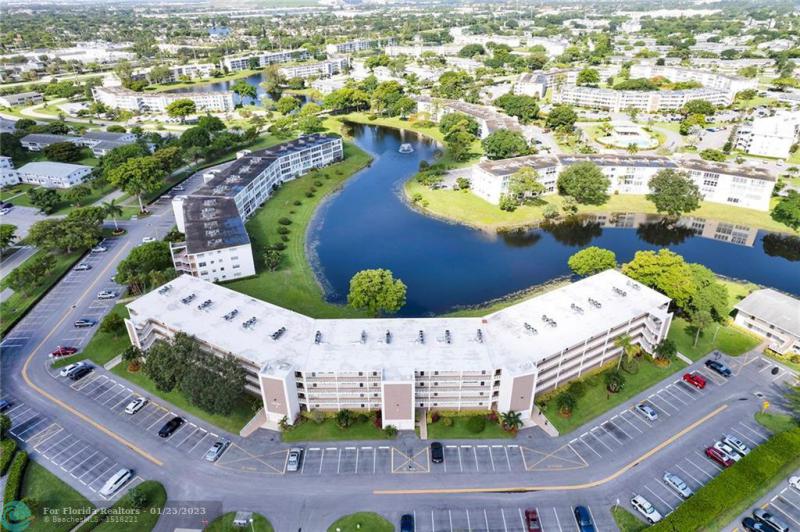  Condo & Townhome Photos
