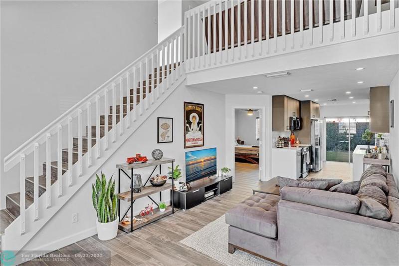  Condo & Townhome Photos