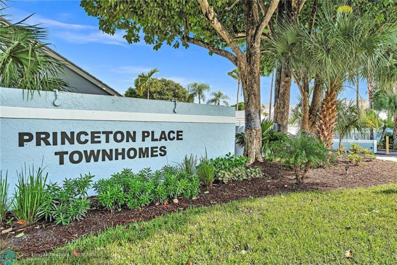  Condo & Townhome Photos