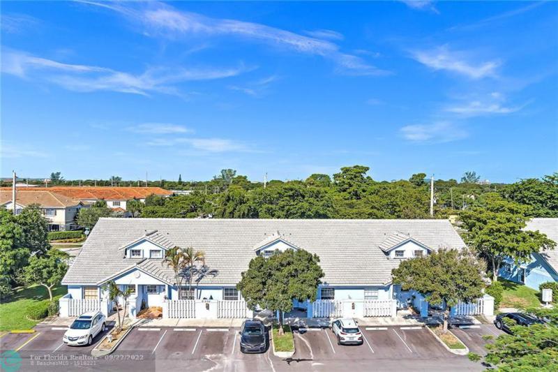  Condo & Townhome Photos