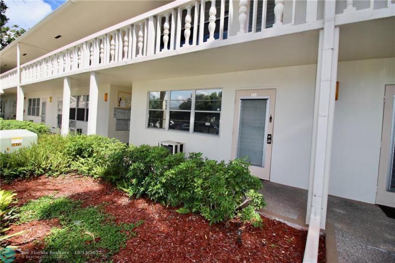 Condo & Townhome Photos