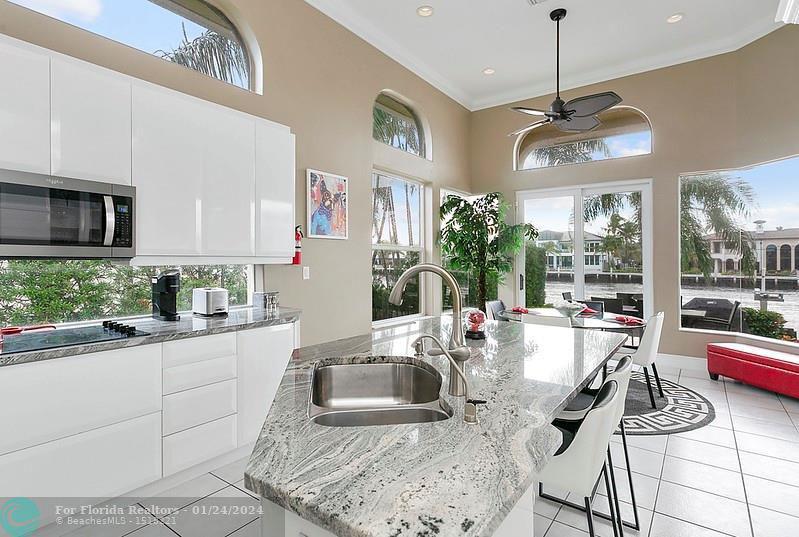  Single Family Homes Photo 12: 1911 Blue Water Terrace S  Lauderdale By The Sea,  FL 33062