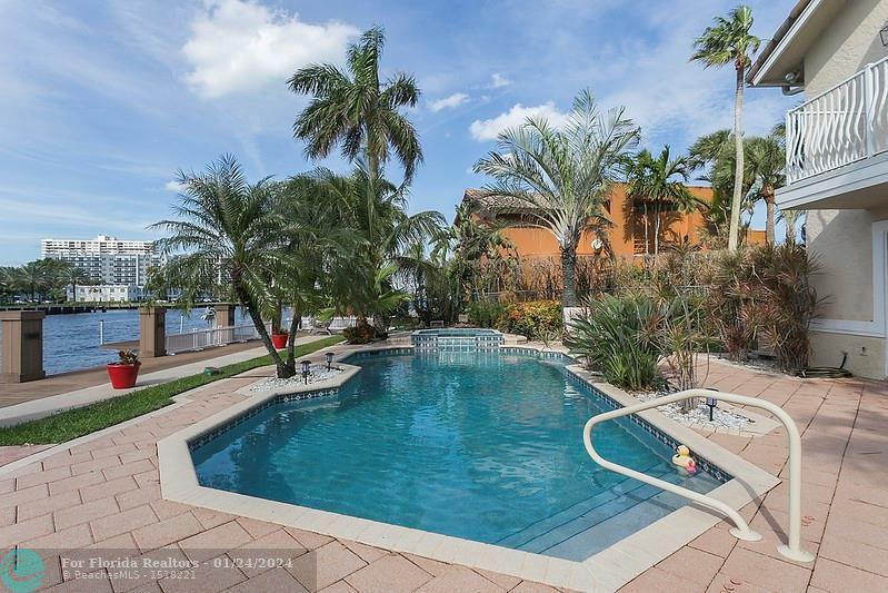  Single Family Homes Photo 15: 1911 Blue Water Terrace S  Lauderdale By The Sea,  FL 33062