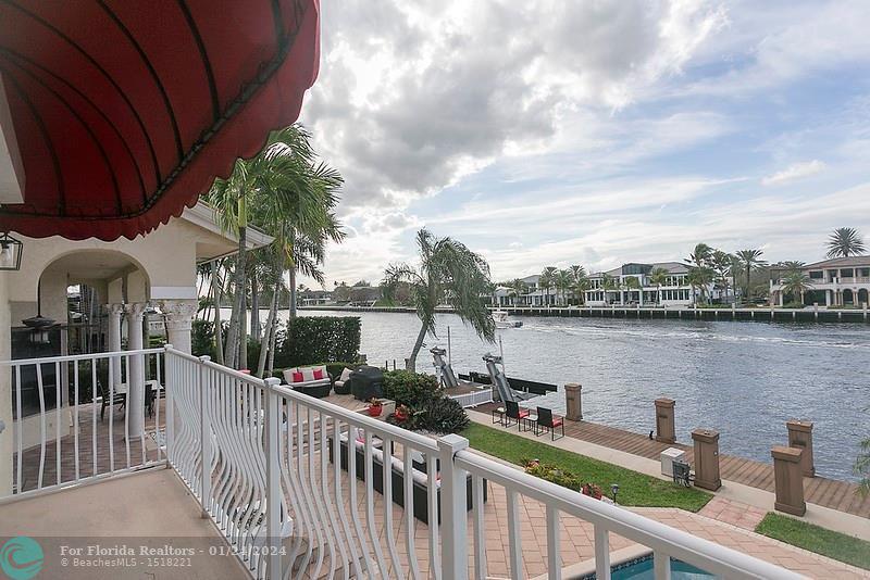  Single Family Homes Photo 24: 1911 Blue Water Terrace S  Lauderdale By The Sea,  FL 33062