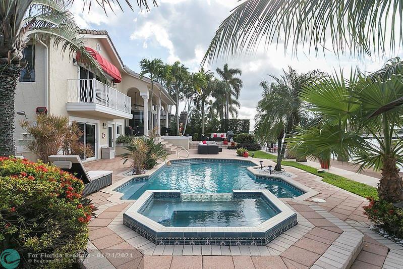  Single Family Homes Photo 30: 1911 Blue Water Terrace S  Lauderdale By The Sea,  FL 33062
