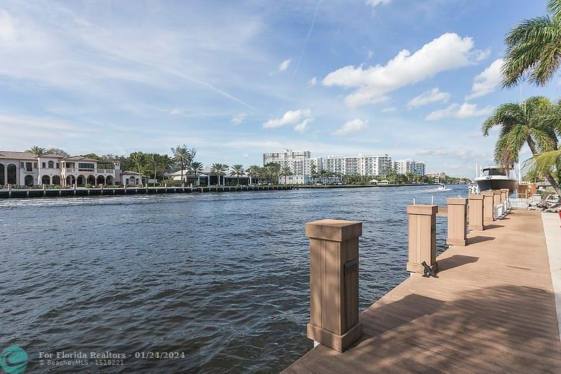  Single Family Homes Photo 35: 1911 Blue Water Terrace S  Lauderdale By The Sea,  FL 33062
