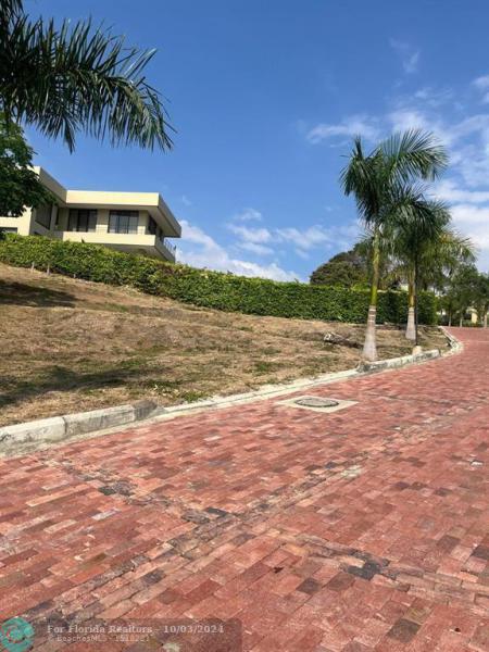 Duplex, Triplex and Fourplex Images