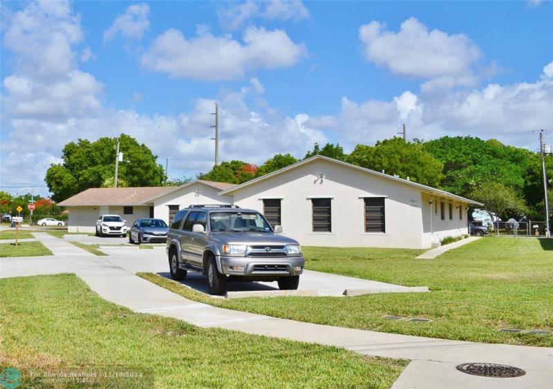 Duplex, Triplex and Fourplex Images