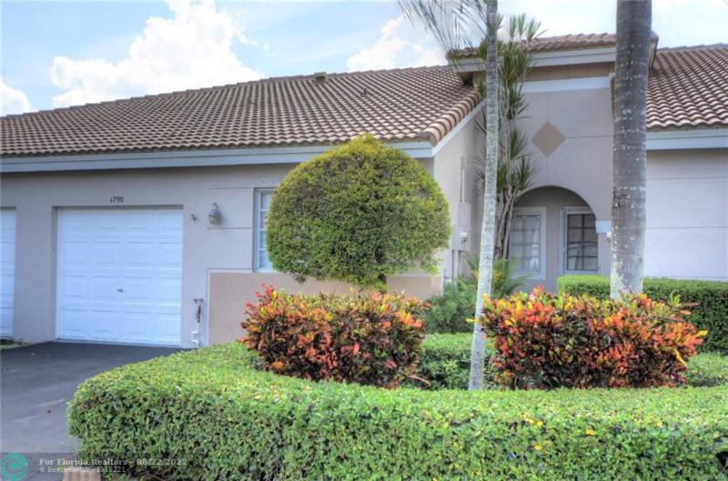  Condo & Townhome Photos