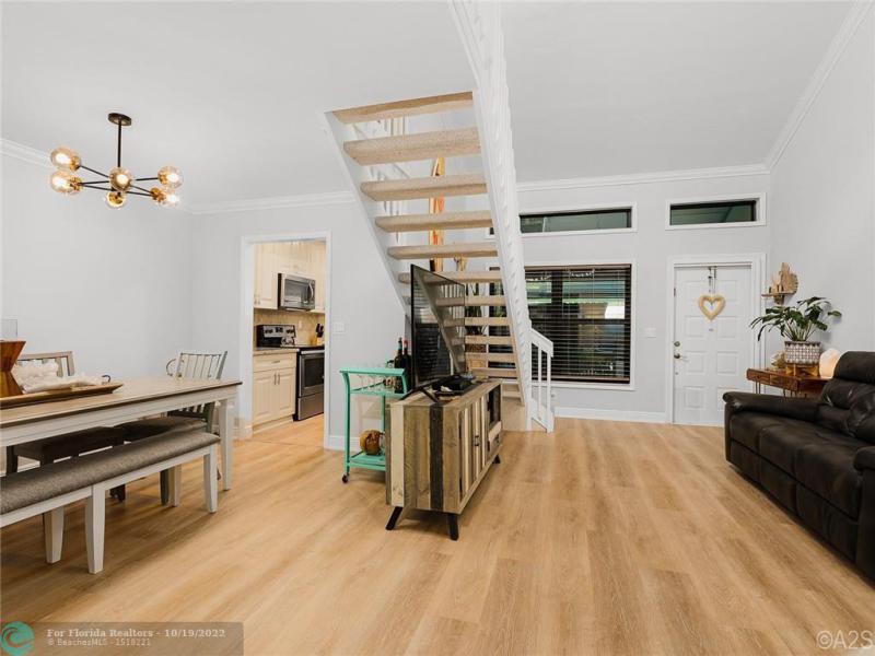  Condo & Townhome Photos