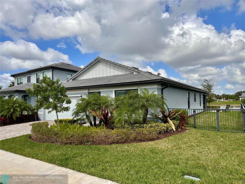  Single Family Homes Photo 5: 3165 Tamarind Drive  Lauderdale Lakes,  FL 33311