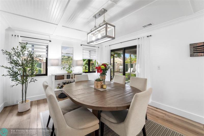  Single Family Homes Photo 15: 1328 SW 151st Way  Sunrise,  FL 33326