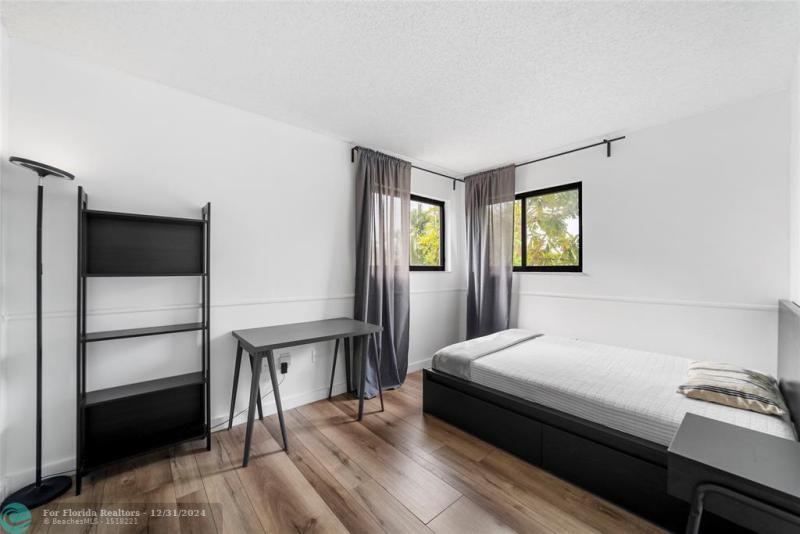  Single Family Homes Photo 25: 1328 SW 151st Way  Sunrise,  FL 33326