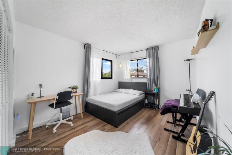  Single Family Homes Photo 31: 1328 SW 151st Way  Sunrise,  FL 33326