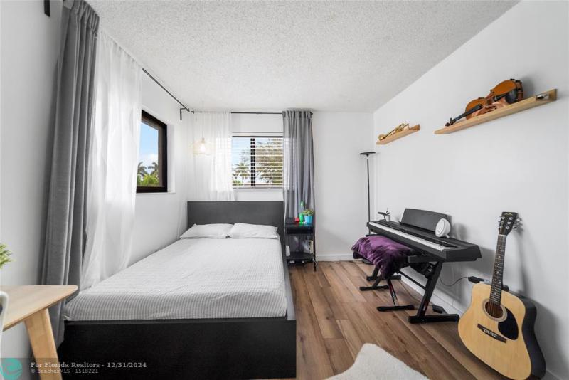  Single Family Homes Photo 32: 1328 SW 151st Way  Sunrise,  FL 33326