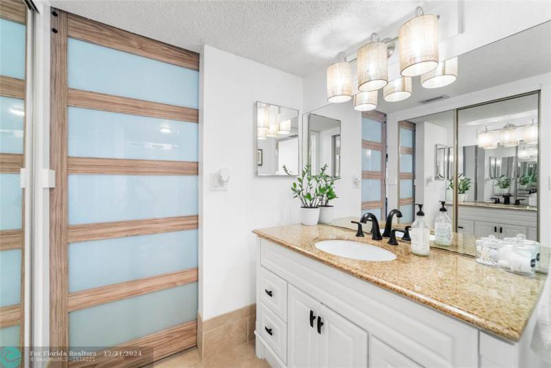  Single Family Homes Photo 38: 1328 SW 151st Way  Sunrise,  FL 33326