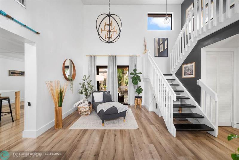  Single Family Homes Photo 4: 1328 SW 151st Way  Sunrise,  FL 33326