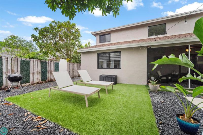  Single Family Homes Photo 49: 1328 SW 151st Way  Sunrise,  FL 33326