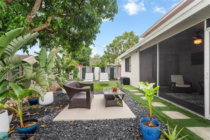  Single Family Homes Photo 52: 1328 SW 151st Way  Sunrise,  FL 33326