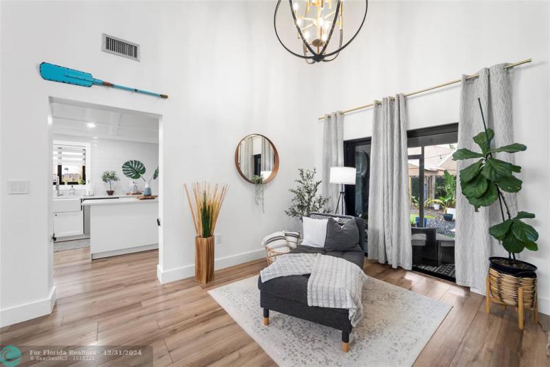  Single Family Homes Photo 6: 1328 SW 151st Way  Sunrise,  FL 33326