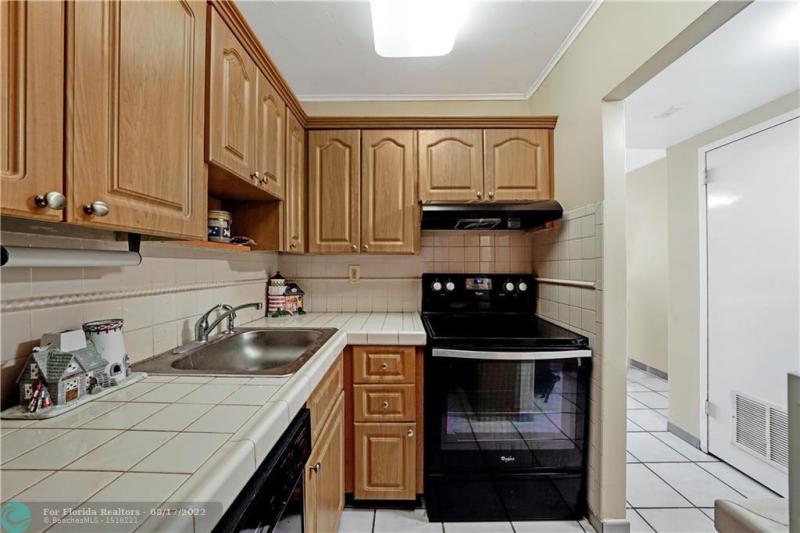  Condo & Townhome Photos