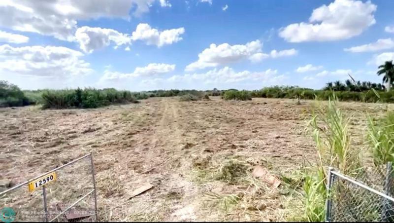  Commercial & Industrial Land Images 