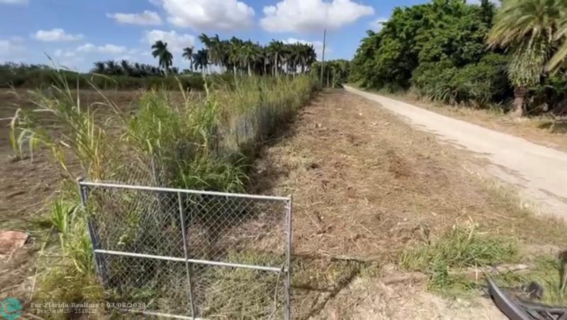  Commercial & Industrial Land Images 