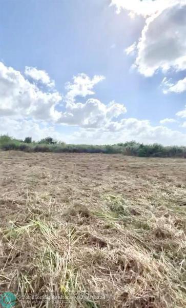  Commercial & Industrial Land Images 