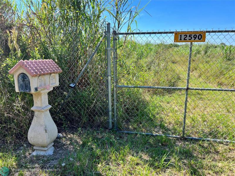  Commercial & Industrial Land Images 