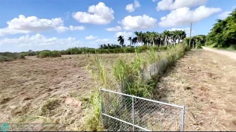  Commercial & Industrial Land Images 