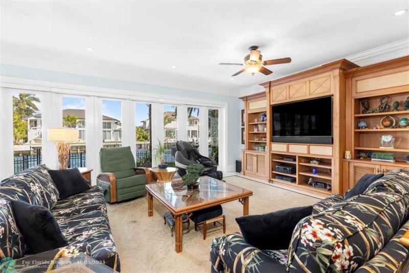  Single Family Homes Photo 19: 1739 SE 11th St  Fort Lauderdale,  FL 33316