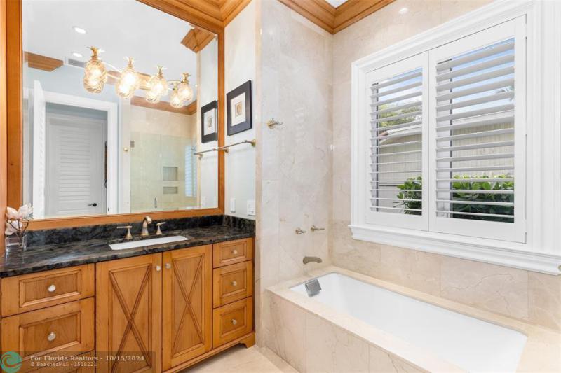  Single Family Homes Photo 34: 1739 SE 11th St  Fort Lauderdale,  FL 33316