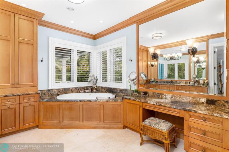  Single Family Homes Photo 42: 1739 SE 11th St  Fort Lauderdale,  FL 33316